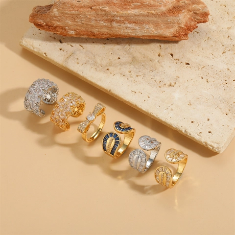 Verstellbarer Offener Ring Für Damen Kupfer 14K Vergoldet Zirkonia Fächerform Schleife Modeschmuck