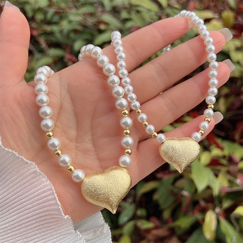 Collar Con Colgante De Corazón En Cobre Chapado En Oro De 18K E Imitación De Perlas Artificiales Mate Elegante Joyería Para Mujer