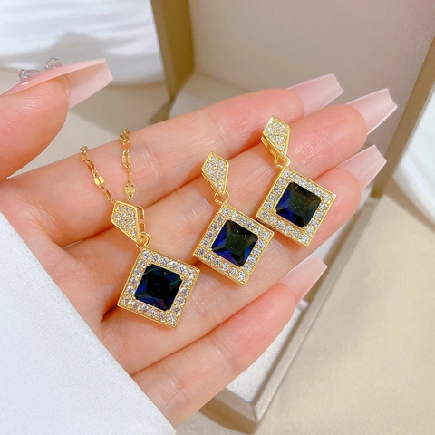 Set Di Gioielli Collana E Orecchini Con Pietra Quadrata Blu Placcato Oro Acciaio Al Titanio Con Perno In Argento Elegante