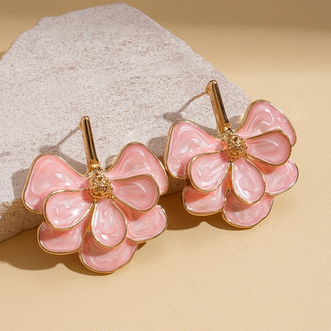 Roze Bloem Emaille Oorbellen Legering Met 925 Sterling Zilveren Oorknopjes Zoet Elegant Mode Voor Vrouwen
