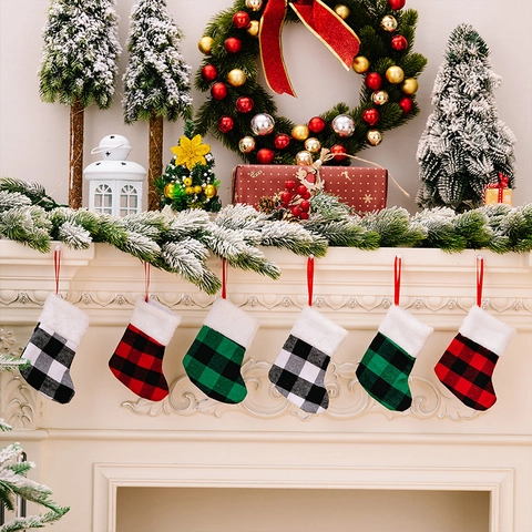 Mini Calze di Natale a Quadretti Buffalo Check Per Decorazioni Sospese Albero di Natale Portaposate Sacchetti Regalo Decorazione Casa Festa
