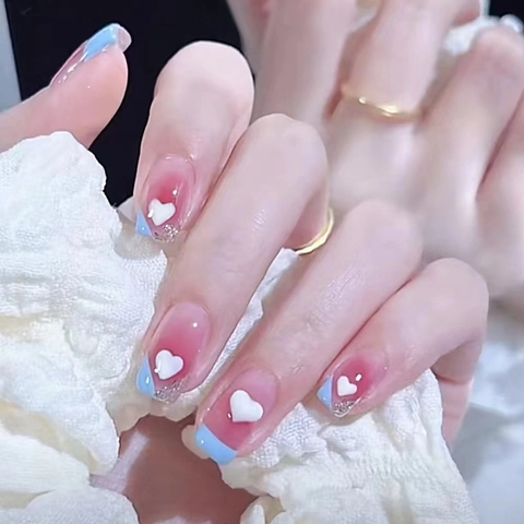 Faux Ongles À Coller French Manucure Bleue Dégradé Rose Blush Avec Décoration Cœur 3D Paillettes Argentées Ongles Artificiels