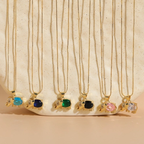 Collar Con Colgante De Elefante Cobre Chapado En Oro Con Circonita Colorida Ovalada Joyería De Moda Para Mujer