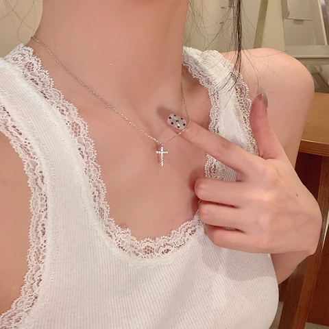 Pendentif Croix en Argent Sterling 925 avec Collier pour Femme Incrusté Moissanite Pavé Chaîne de Clavicule Bijoux Raffinés Cadeau