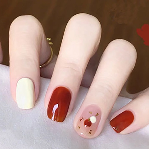Elegant Press On Nails Short Square Round Shape Red White Creamy Artificial Nail Tips Gold Foil Decor For Women Girls