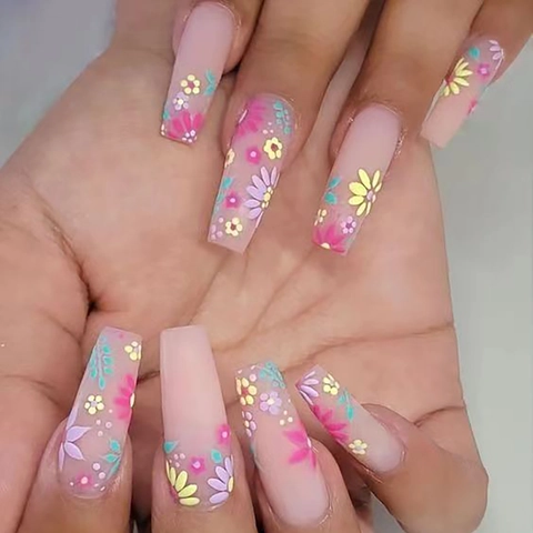 Lange Coffin Press On Nagels Transparant Roze Met Kleurrijk Bloemenpatroon Ballerina Stijl Kunstnagels Voor Vrouwen