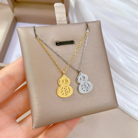 Minimalistische Ketting Met Kalebashanger Van Titaniumstaal Vergulde Sieraden Met Fu Ontwerp Voor Dames