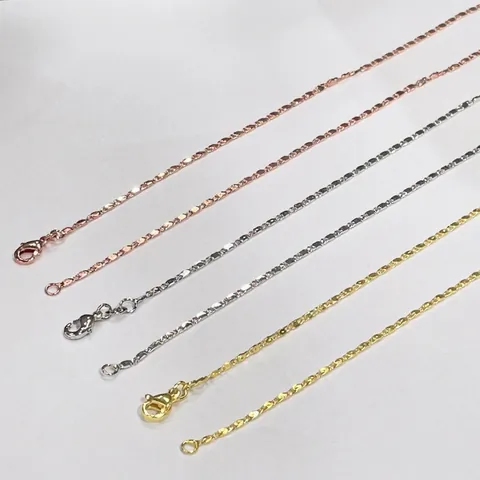 Collana Minimalista Con Catena A Maglie Sottili In Rame Placcato Oro 18K Accessorio Moda Per Donna