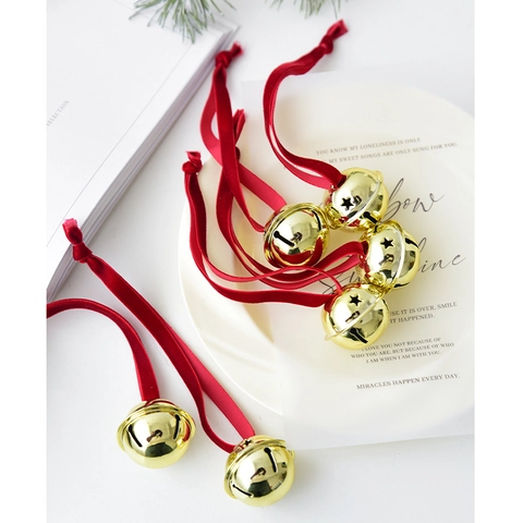 Christmas Bells Ornaments Gold Iron Metal Hollow Star Hanging Decorations With Red Velvet Ribbon For Tree Festive Decor