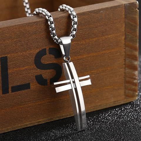 Edelstahl Kreuz Anhänger Hohl 3D Design Poliert Einfache Mode Hip Hop Individueller Schmuck Für Männer