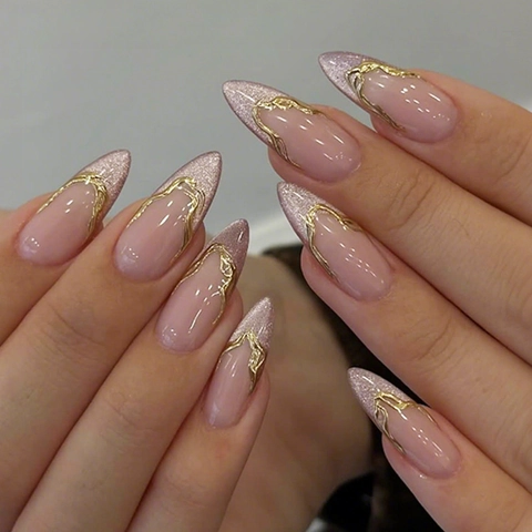 Nude Roze Franse Plaknagels Lange Amandelvorm Met 3D Gouden Textuur En Glitter Elegante Manicure Voor Dames