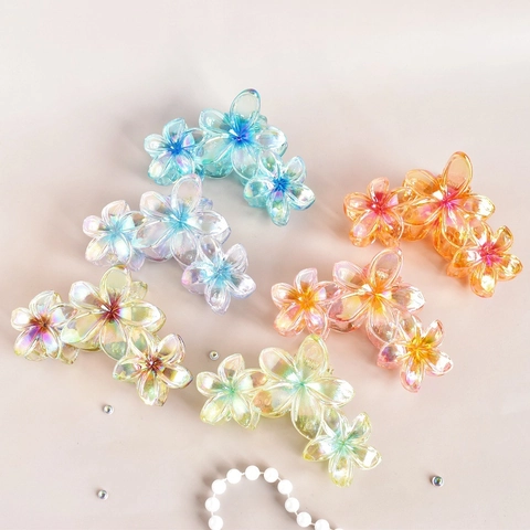 Flower Hair Claw Clip Iridescent Transparent Plastic Non Slip Strong Hold Styling Accessory For Women Elegant Plumeria
