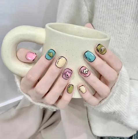 Handgemachte Press On Nails 2D Cartoon Pop Art Stil Kurz Rund Quadratisch Macaron Farben 3D Geprägtes Herz Stern Süß