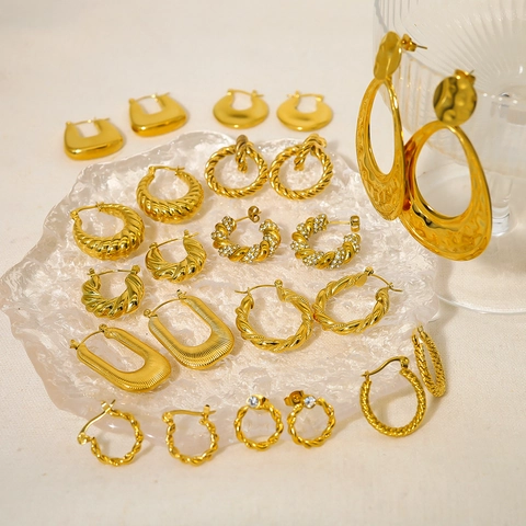 Gouden Oorringen Voor Dames Titaniumstaal 18K Verguld Gedraaid Geometrisch Franse Vintage Stijl