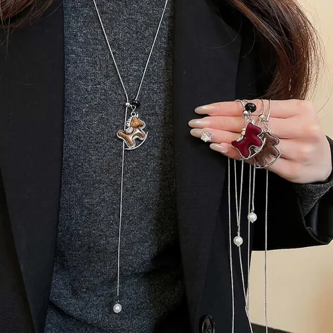 Collana Con Ciondolo Cavallo A Dondolo Floccato Zircone Lega Rame Catena Lunga Per Maglione Gioielli Eleganti Donna