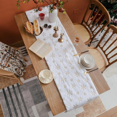 Christmas Snowflake Sequin Plush Table Runner White Gold Silver Faux Fur Table Decoration For Holiday Party Home Hotel