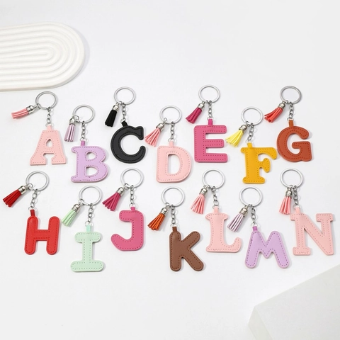 Llavero Personalizado de Alfabeto de Cuero PU con Borla Colgante de Letra Colorida para Bolsos Llaves de Coche Accesorio de Regalo para Hombres y Mujeres