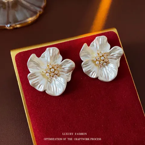 Orecchini A Lobo A Fiore Placcati Oro Con Perla Artificiale Zircone Acrilico E Perno In Argento Stile Vintage Francese