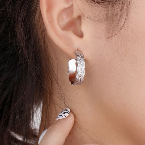 Twisted Textur C-Hoop Ohrringe Edelstahl 18K Vergoldet Retro Geflochtenes Design Minimalistischer Schmuck Für Damen
