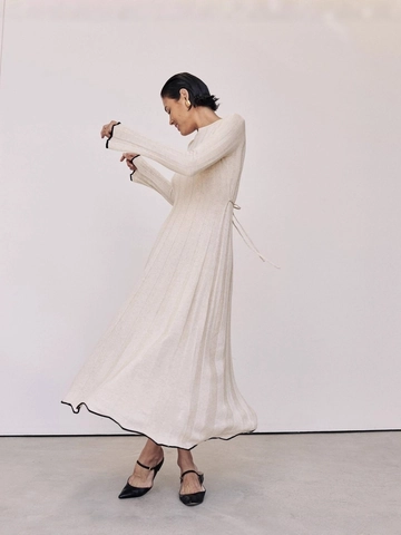 Elegante Gebreide Maxi-Jurk Met Ronde Hals Lange Mouwen Ribgebreid Slanke Pasvorm Bodycon Crème Met Zwarte Contrastrand