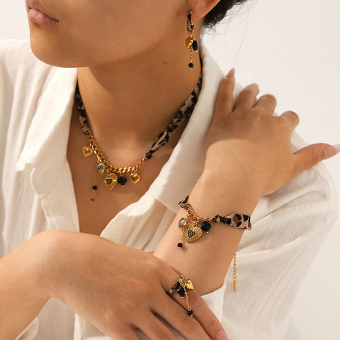 Leopard Print Stoff Herz Anhänger Halskette Armband Ohrringe Ring Edelstahl Schmuck Damen Mode Retro Stil