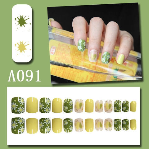 Short Square Round Press On Nails Daisy Floral Heart Pattern Green Yellow Artificial Fingernails Sweet Removable Manicure Tips