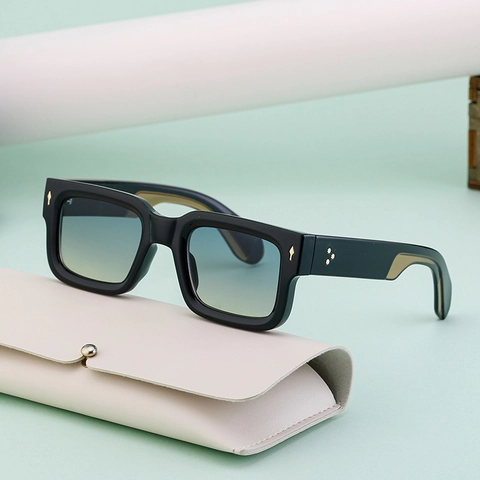 Men's Retro Square Sunglasses Thick PC Frame Vintage Trendy Luxury Rivet Eyewear UV400 Outdoor Fashion Shades