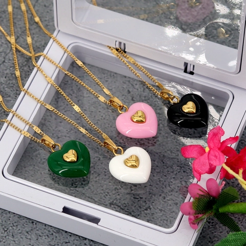 Zoete Titanium Staal Hart Hanger Halsketting Micro Ingelegde Hars Perzik Hart Verguld Elegant Sieraden Cadeau Voor Dames
