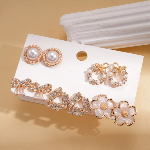 Orecchini Di Moda Lega Strass Imitazione Perla Artificial Fiocco Fiore Triangolo Design Gioielli Donna Con Perno In Argento