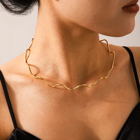 Collana Torque A Forma Di Onda Placcata Oro 18K Acciaio Inossidabile Choker Minimalista Da Donna Resistente Allo Sbiadimento