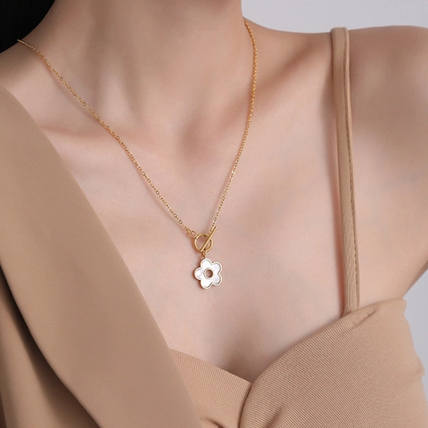 Collar Con Colgante De Flor Chapado En Oro De 18K Acero Inoxidable Nácar Blanco Con Cierre De Palanca Estilo Coreano Para Mujer