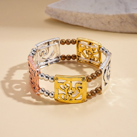 Bracciale Con Ciondolo Quadrato Cavo Lega Tricolore Inciso Follow Your Heart Strass Elastico Stile Bohemien Donna