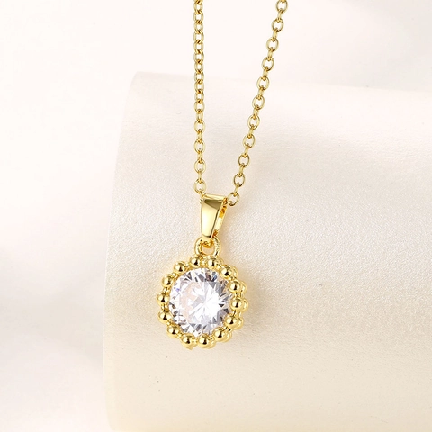 Elegante Collana Con Ciondolo Rotondo In Zircone Acciaio Inossidabile Placcato Oro 18K Gioielli Geometrici Stile Ins Per Donna