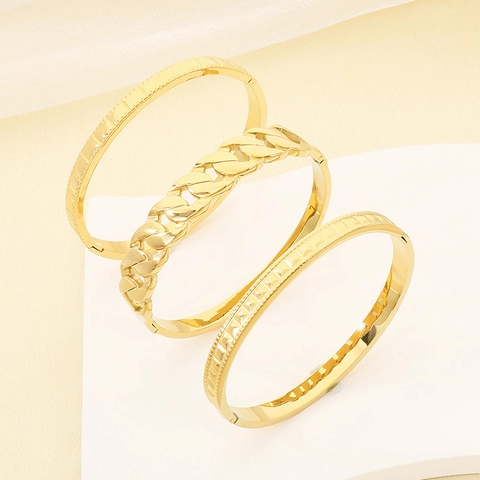 Vintage Gold Plated Stainless Steel Bangle Bracelet For Women Luxurious Niche Design Geometric X Pattern Hinged Cuff Hand Jewelry