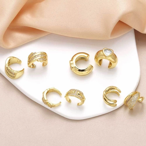 Elegantes Ear Cuffs De Cobre Chapados En Oro De 18K Para Mujer Corazón Zircón Sin Perforación Pendientes De Clip