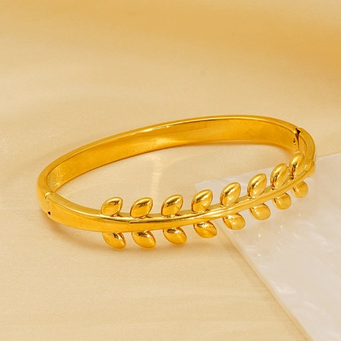 Irregular Textured Bangle Bracelet For Women Stainless Steel 18K Gold Plated Non-Fading Light Luxury Fashion Accessory