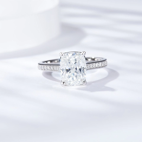 Anillo Moissanite Taglio Cushion Argento Sterling S925 Placcato Oro 18K Gioielli Di Fidanzamento Matrimonio Elegante Per Donne