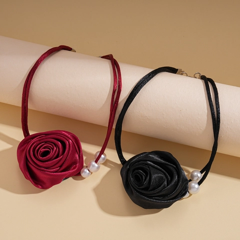 Collana Choker Con Fiore Di Rosa In Raso E Perla Artificial Sintetica Doppio Cordino Regolabile Gioiello Elegante Vintage Da Donna
