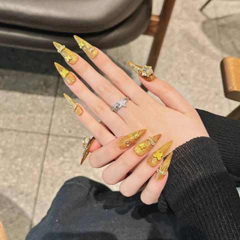Uñas Postizas Hechas a Mano Oro Lujo Con Mariposa 3D Lazo Circón Almendra Larga Ojo de Gato Brillantes para Mujer