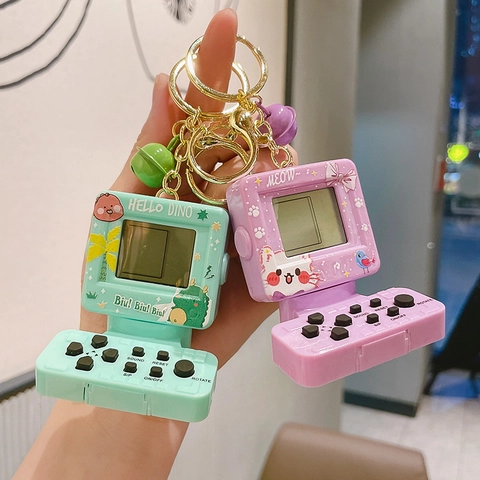 Retro Mini Elektronische Spielkonsole Schlüsselanhänger Tragbares Handheld Klassisches Spielzeug Mit Glocke Cartoon Anhänger