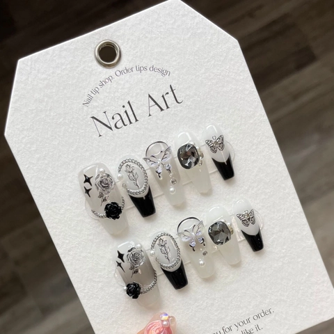 Handgefertigte Aufpressnägel Lange Sargform 3D Schwarze Rose Silberkette Strass Schmetterling Gothic Dunkler Stil Coole Mädchen Fingernägel