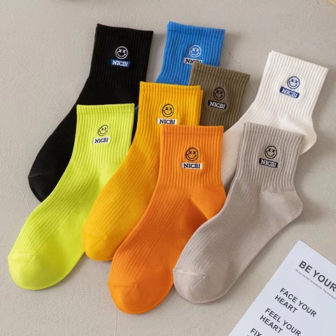 Cartoon Emoji Smile Gesicht Mittelhohe Socken Gestrickt Atmungsaktiv Schweißabsorbierend Lässige Sportsocken Damen