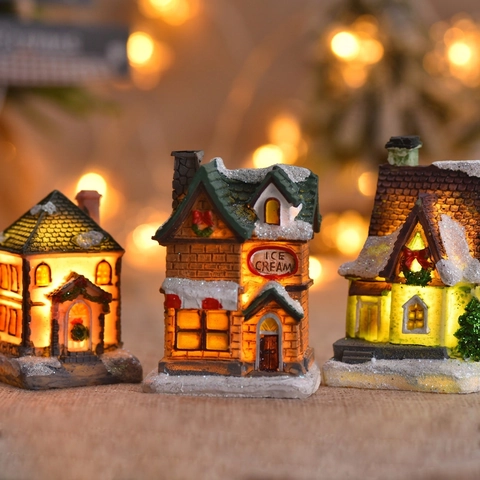 Weihnachts Miniatur Harzhaus Mit LED Licht Schneebedeckte Landschaft Desktop Deko Ornament Festliches Feiertagsgeschenk