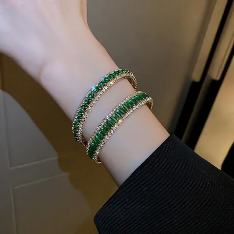 Eleganter Kupfer Offener Armreif Luxus Grüner Zirkon Weißer Strass Eingelegt Geometrisch Mehrreihig Vintage Schmuck Damen