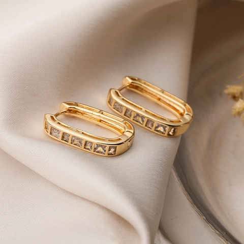 Minimalist Copper Geometric Hoop Earrings For Women Micro-Inlaid Rhinestone Rectangular Ear Buckle Daily Commuting Jewelry Elegant Accessories