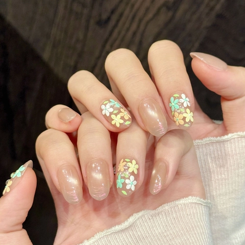 Unghie Finte Fatte A Mano Corte Ovali Nude Champagne Perla Artificial Occhio Di Gatto Stampa Floreale Dolce Elegante Per Donne
