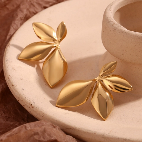 Minimalist Stainless Steel Leaf Flower Stud Earrings For Women 18K Gold Plated Commuter Botanical Jewelry Accessory Gift