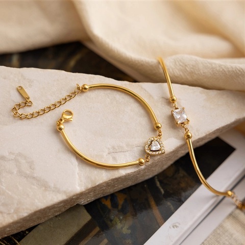 Bracciale in Acciaio Inossidabile Placcato Oro 18K con Zirconia Cuore Rettangolo Donna Elegante Lusso Leggero Gioielli