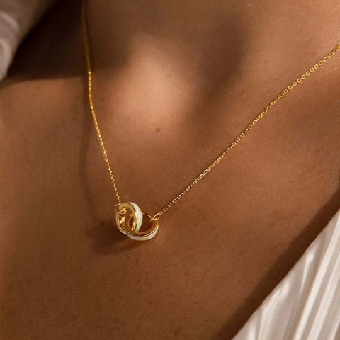 Collar De Doble Círculo Entrelazado Acero De Titanio Chapado En Oro 18K Opalo Blanco Colgante Asimétrico Choker Mujer