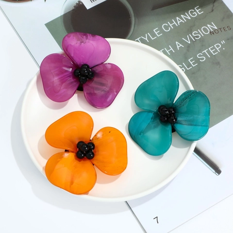 Broches Fleurs Surdimensionnées Pour Femmes En Résine Acrylique Camélia Corsage Pin Pour Costumes Pulls Mariage Fête Bijoux